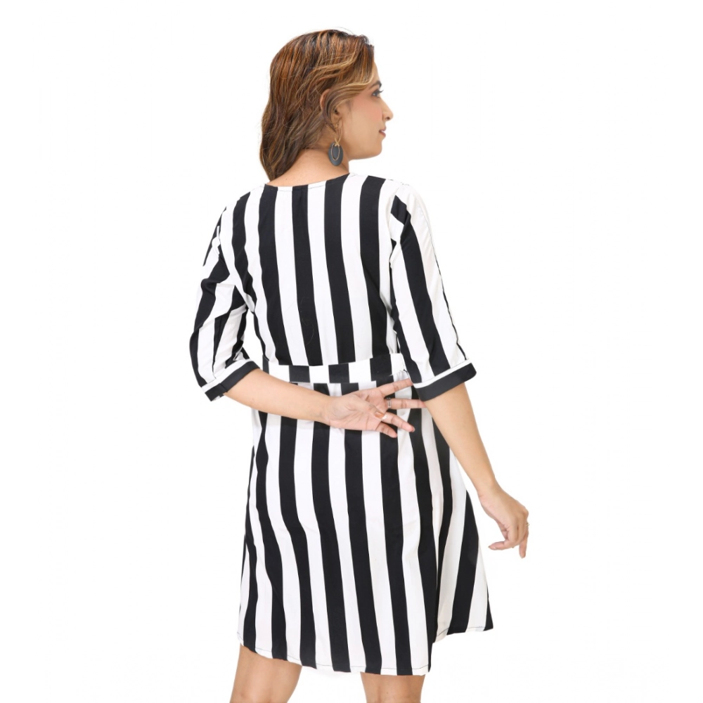 Crep Striped Short Sleeve Dress (Black-White ) - Image 3