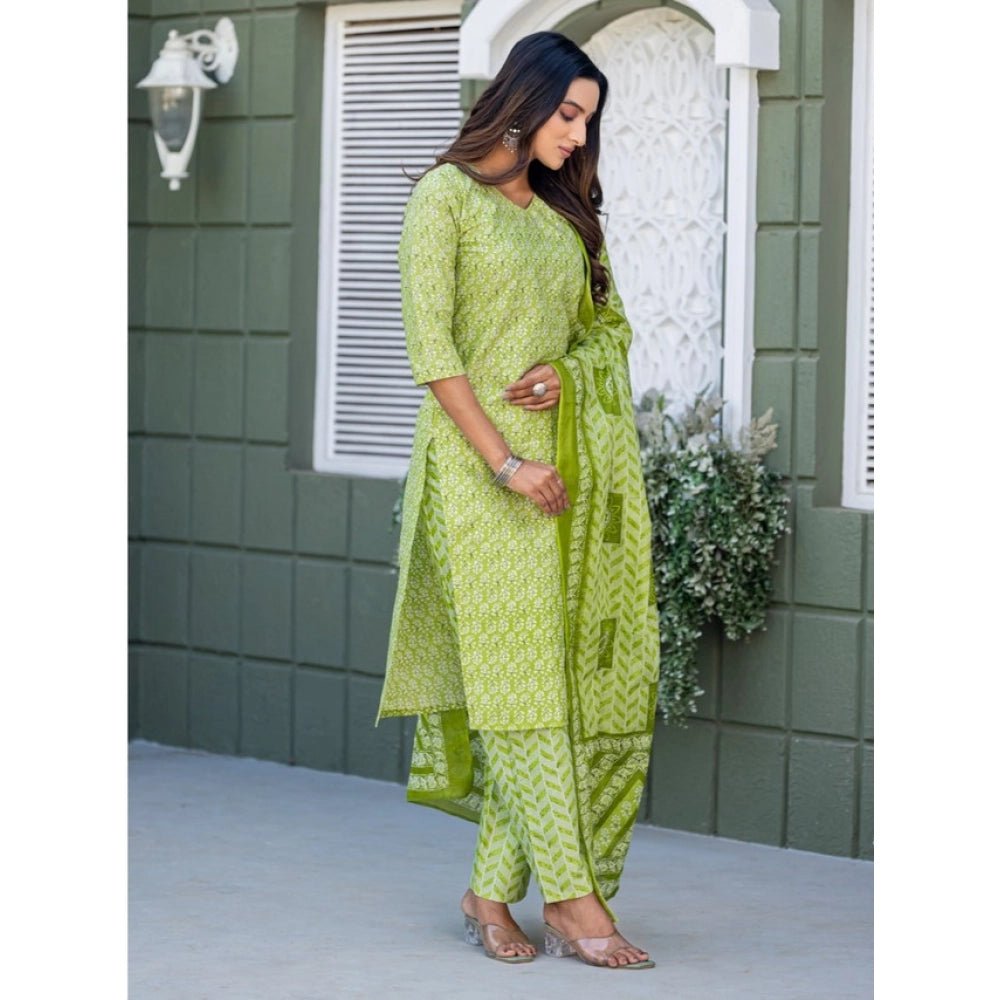 Women's Cotton Blend Printed Kurti With Pant Dupatta Set (Parrot) - Image 3