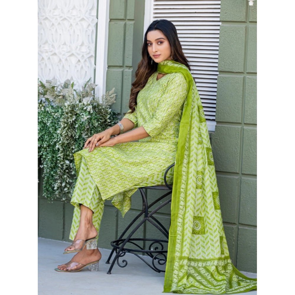Women's Cotton Blend Printed Kurti With Pant Dupatta Set (Parrot) - Image 4