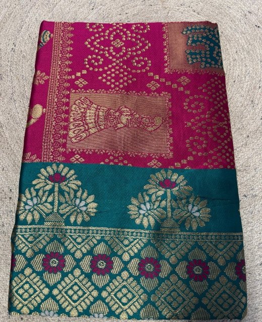 Jacquard Printed Saree With Unstitched Blouse 5.5Mtr (Magenta)